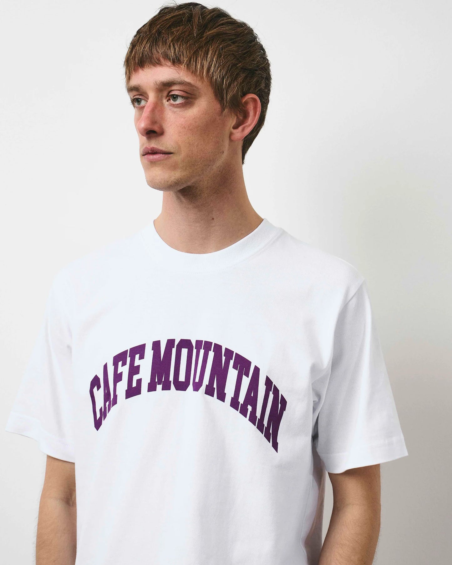 Café Mountain College Logo T-shirt - Natural And Purple