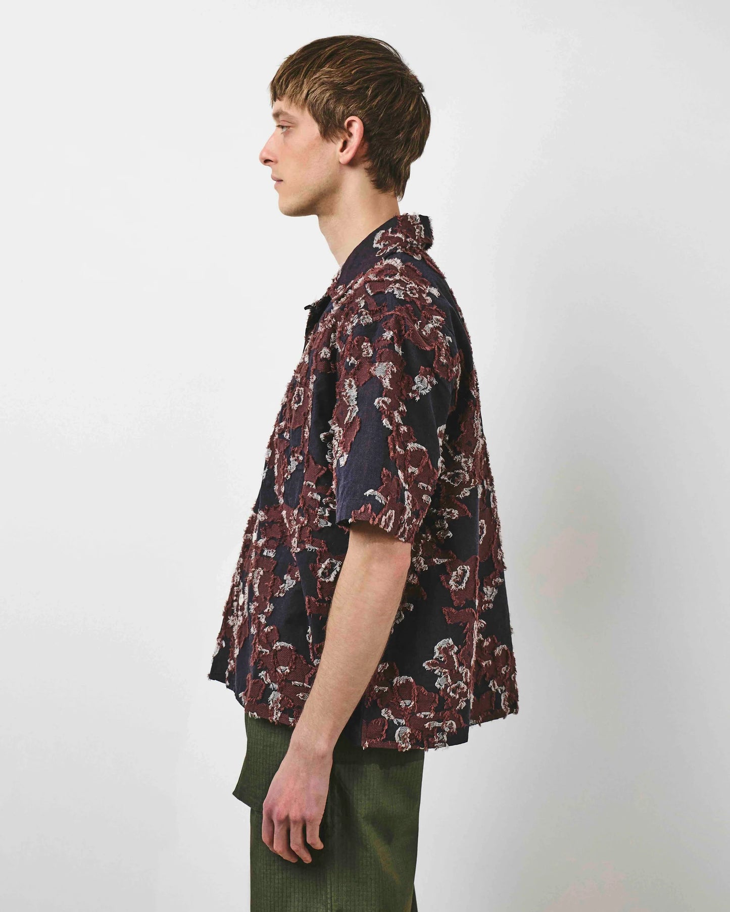 Café Mountain Floral Jacquard Vacation Shirt - Purple